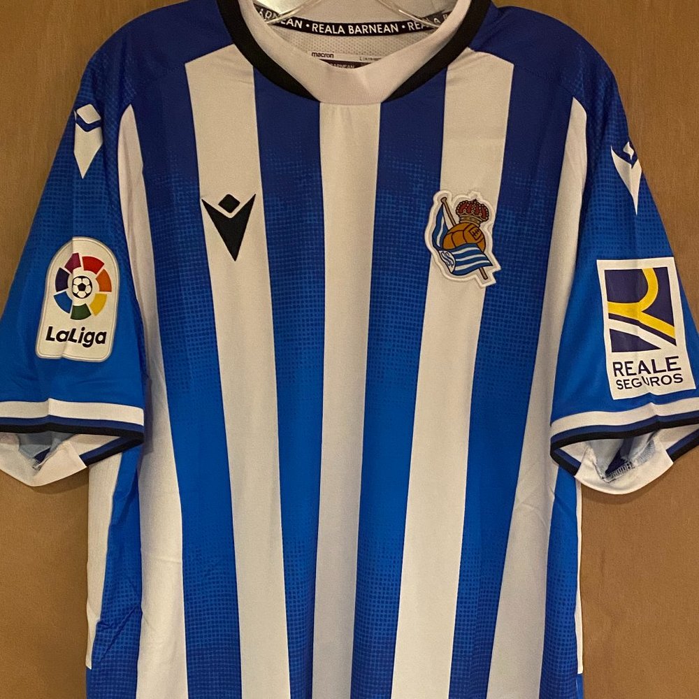 SPAIN La Liga REAL SOCIEDAD Men's JERSEY Sz M,L,XL,2X New w tags Made by Macron